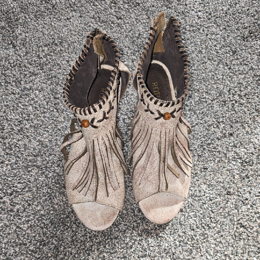 ROPER  Women's LEATHER BOHO Beige Fringe Sandals
